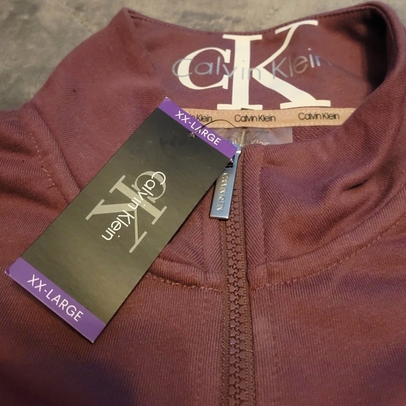 Calvin Klein Crop Sweatshirt - 2X - Picture 4 of 5